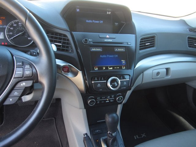2017 Acura ILX w/Premium Pkg