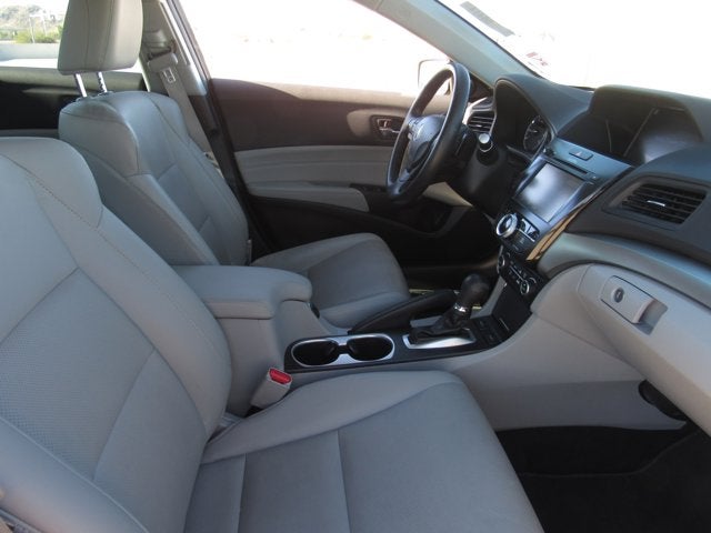 2017 Acura ILX w/Premium Pkg