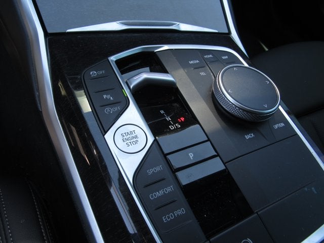 2024 BMW 3 Series 330i