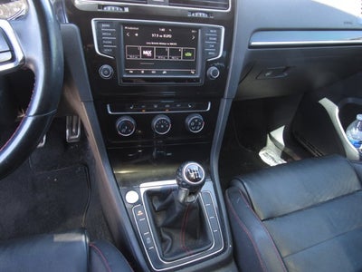 2016 Volkswagen Golf GTI SE