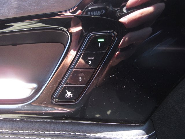 2022 Acura MDX w/Advance Package