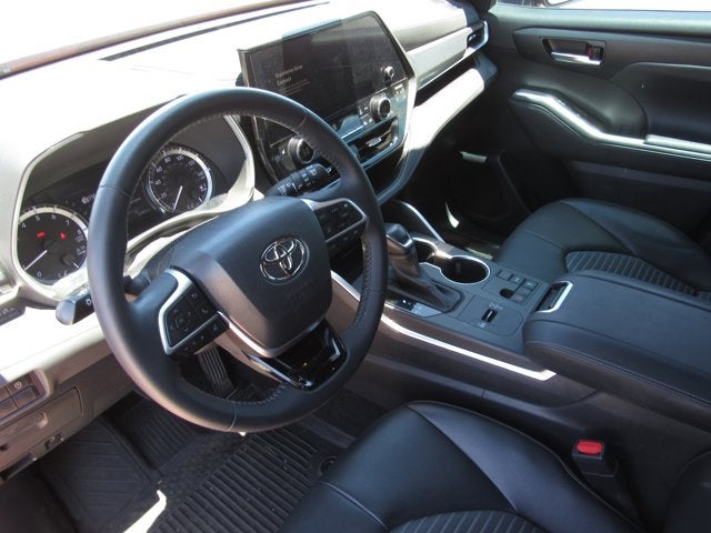 2023 Toyota Highlander XSE