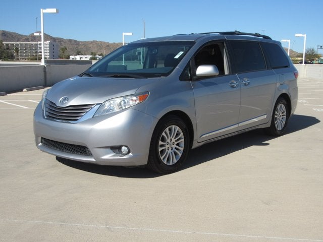 2017 Toyota Sienna XLE
