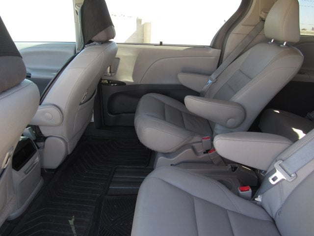 2017 Toyota Sienna XLE