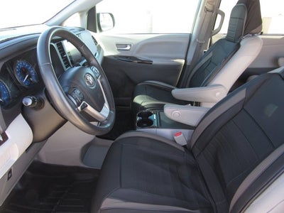 2017 Toyota Sienna XLE