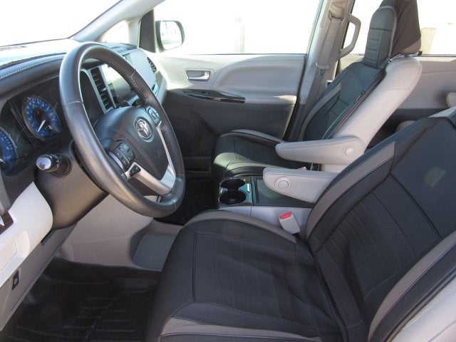 2017 Toyota Sienna XLE
