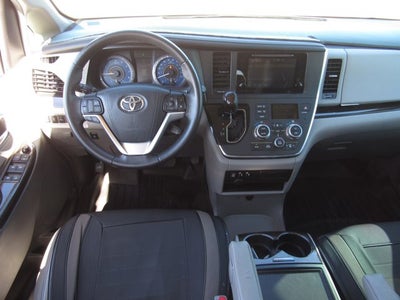 2017 Toyota Sienna XLE