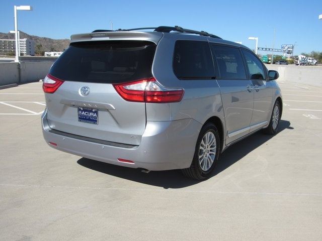 2017 Toyota Sienna XLE