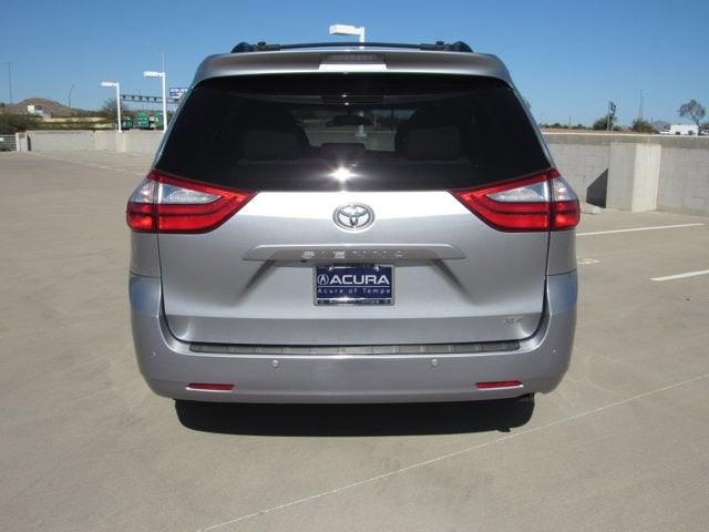 2017 Toyota Sienna XLE