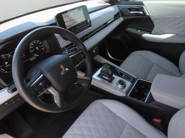 2025 Mitsubishi Outlander Plug-In Hybrid SEL