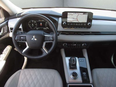 2025 Mitsubishi Outlander Plug-In Hybrid SEL