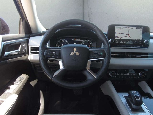 2025 Mitsubishi Outlander Plug-In Hybrid SEL