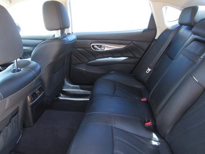 2016 INFINITI Q70L 3.7