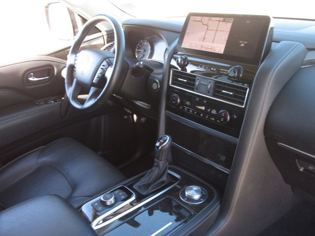 2024 INFINITI QX80 LUXE