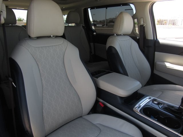 2025 Kia Carnival SX