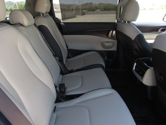 2025 Kia Carnival SX